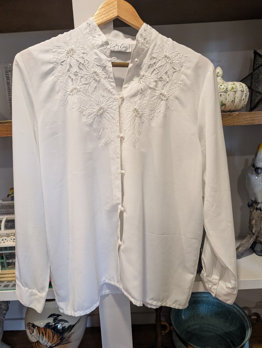 Vintage Kathy Che Victorian Silky White Lace Top Pearl Button Blouse